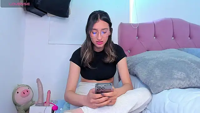 Snapshot of irirs_rouse chatting on 11.13.25 irirs rouse online show from 11.13.25