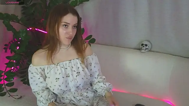 EllieGarson online show from 10.28.25