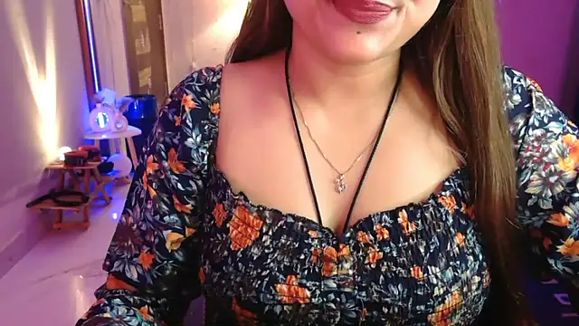 Snapshot of Mitikaa chatting on 05.05.26 Mitikaa online show from 05.05.26