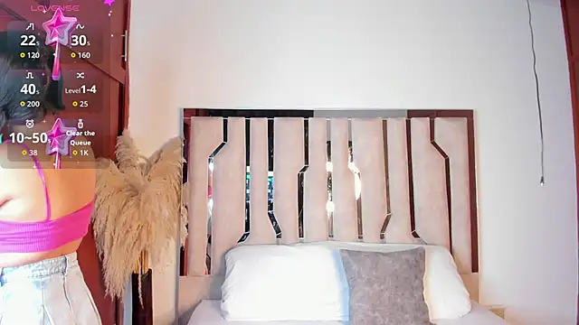 Snapshot of ssofijohnsonx chatting on 11.29.25 ssofijohnsonx online show from 11.29.25