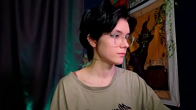 Snapshot of Hyeon_Jin chatting on 01.04.25 Hyeon Jin online show from 01.04.25