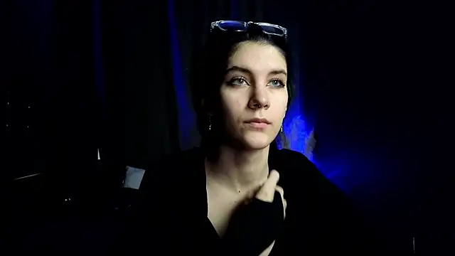 Snapshot of Hyeon_Jin chatting on 03.04.25 Hyeon Jin online show from 03.04.25