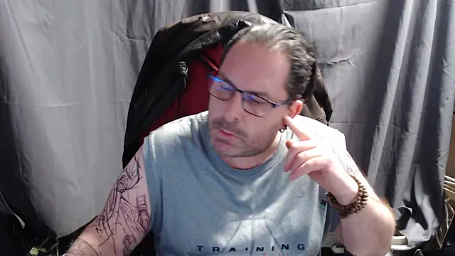 Streamlove77 online show from 02.14.25