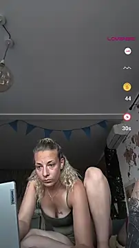 thefrenchkiss25 online show from 04.26.26