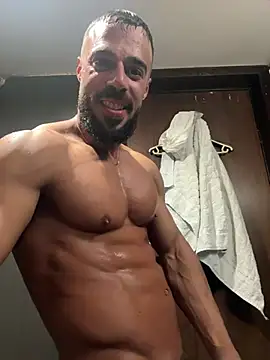 Snapshot of todddantes25 chatting on 02.01.25 todddantes25 online show from 02.01.25