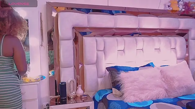 Aliana Ross online show from 11.12.25