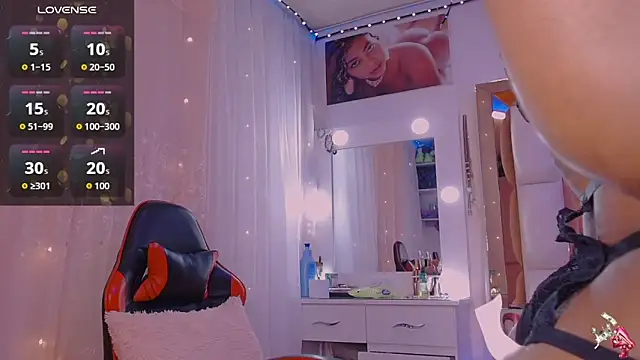 Snapshot of Aliana_Ross chatting on 02.13.26 Aliana Ross online show from 02.13.26