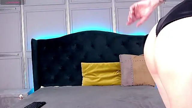 Snapshot of AshlineKatte chatting on 03.11.25 AshlineKatte online show from 03.11.25