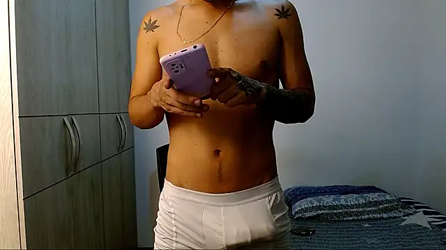 Snapshot of lonelydick2002 chatting on 02.22.26 lonelydick2002 online show from 02.22.26