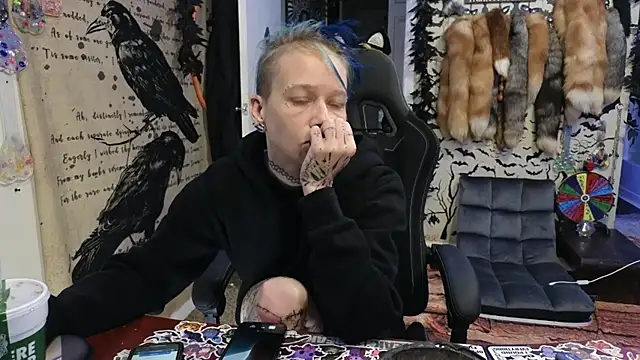 Snapshot of trashbrat chatting on 12.05.25 trashbrat online show from 12.05.25