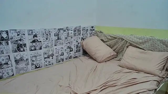 ashleyXthaur  online show from 02.15.25