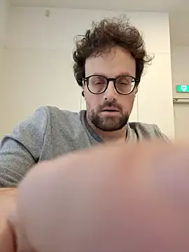 Snapshot of littlehairyman chatting on 03.03.25 littlehairyman online show from 03.03.25