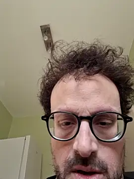 Snapshot of littlehairyman chatting on 03.07.25 littlehairyman online show from 03.07.25