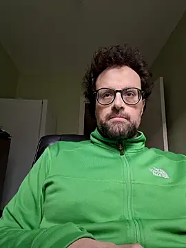 Snapshot of littlehairyman chatting on 03.13.25 littlehairyman online show from 03.13.25