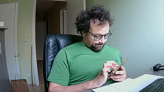 Snapshot of littlehairyman chatting on 11.06.25 littlehairyman online show from 11.06.25