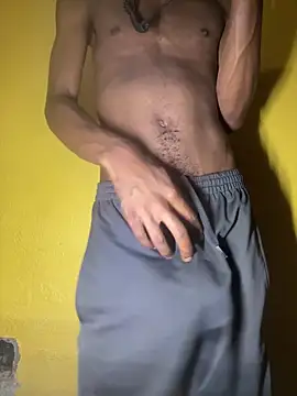 Snapshot of triplebeast chatting on 02.08.26 triplebeast online show from 02.08.26