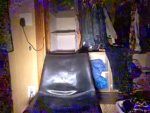 Snapshot of hesjustafriend chatting on 10.10.25 hesjustafriend online show from 10.10.25