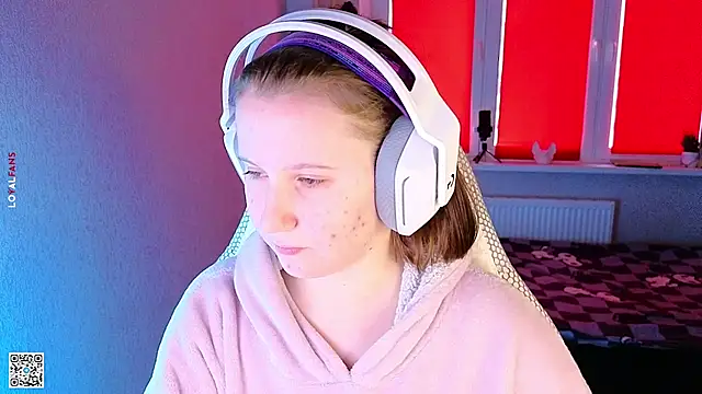 mon lola online show from 09.30.25