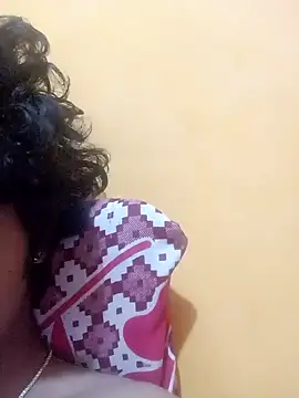 Snapshot of CosmicEmuu chatting on 01.08.25 CosmicEmuu online show from 01.08.25