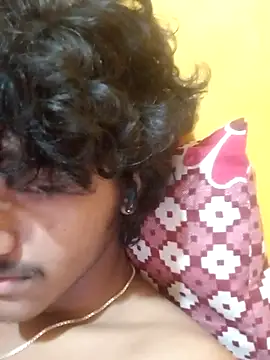 Snapshot of CosmicEmuu chatting on 01.31.25 CosmicEmuu online show from 01.31.25