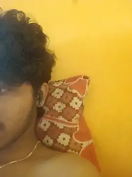 Snapshot of CosmicEmuu chatting on 09.27.25 CosmicEmuu online show from 09.27.25