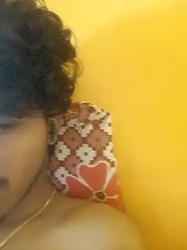 Snapshot of CosmicEmuu chatting on 01.08.26 CosmicEmuu online show from 01.08.26