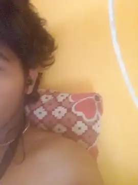 Snapshot of CosmicEmuu chatting on 02.16.26 CosmicEmuu online show from 02.16.26