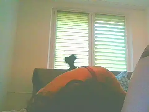 Snapshot of TamaraHardy chatting on 12.17.25 TamaraHardy online show from 12.17.25