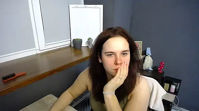 Snapshot of mini_girly chatting on 01.28.25 mini girly online show from 01.28.25