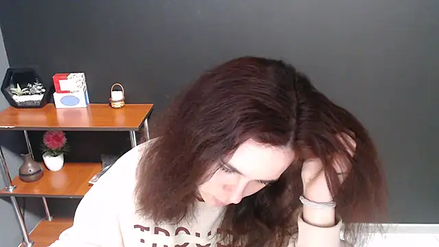 Snapshot of mini_girly chatting on 01.31.25 mini girly online show from 01.31.25