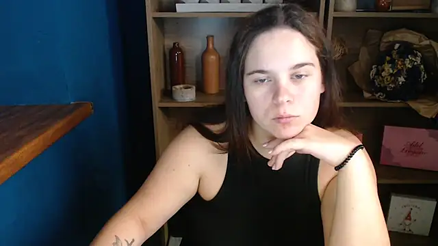 Snapshot of mini_girly chatting on 09.30.25 mini girly online show from 09.30.25