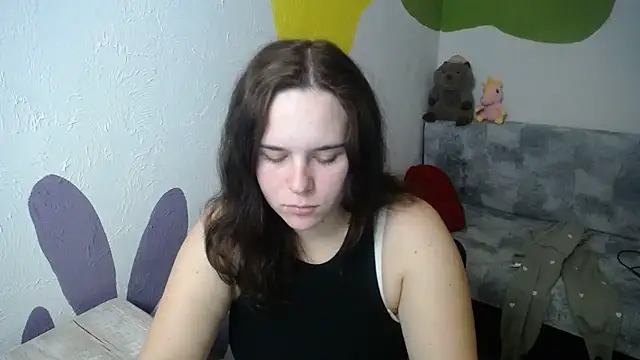 Snapshot of mini_girly chatting on 10.27.25 mini girly online show from 10.27.25