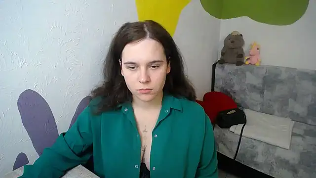 Snapshot of mini_girly chatting on 10.31.25 mini girly online show from 10.31.25