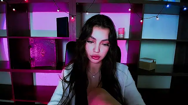 Lexi Jous online show from 02.17.25