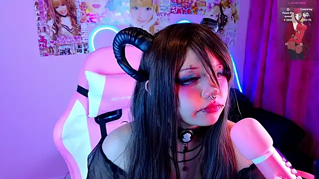 LaytonBox online show from 02.10.25