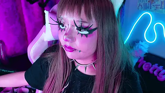 LaytonBox online show from 03.03.25