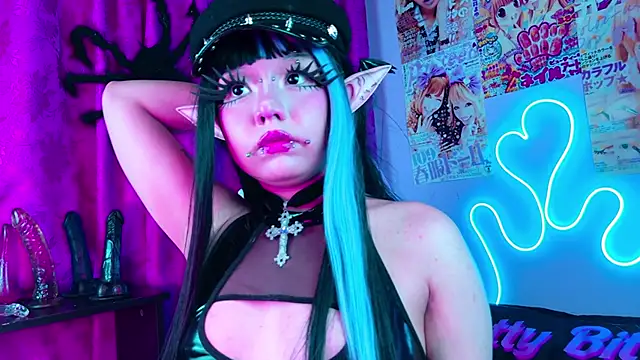 LaytonBox online show from 03.05.25