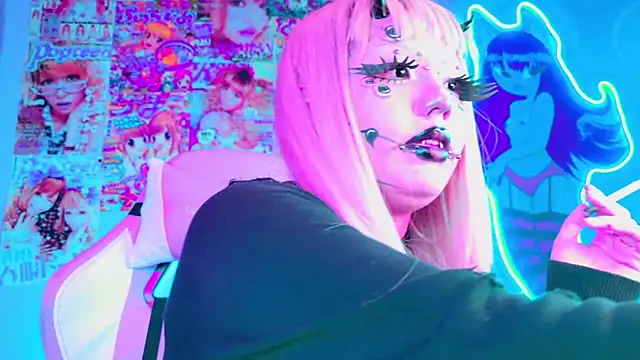 LaytonBox online show from 03.10.25