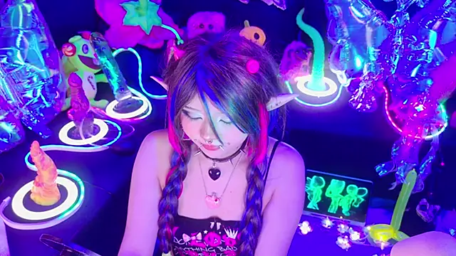 LaytonBox online show from 02.06.26