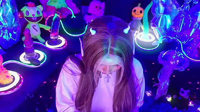 LaytonBox online show from 02.08.26