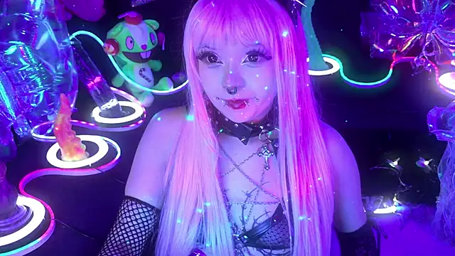 LaytonBox online show from 04.18.26