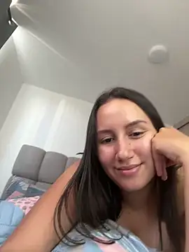 Snapshot of Jullya_x chatting on 06.19.26 Jullya x online show from 06.19.26
