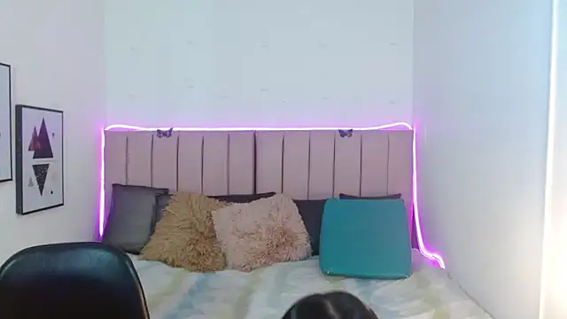 Corey Bless online show from 09.09.25