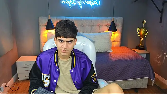 Snapshot of Tommy18__ chatting on 03.06.25 Tommy18 online show from 03.06.25