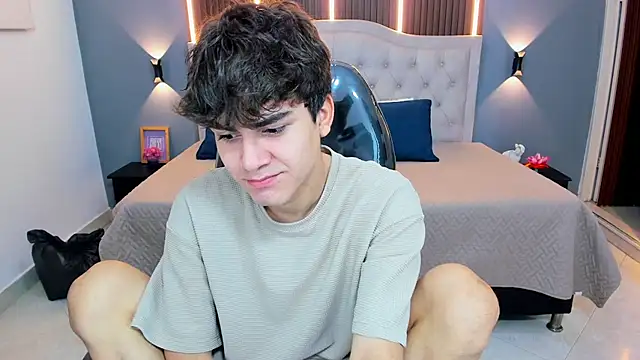 Tommy18   online show from 04.07.26