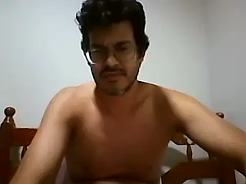 Snapshot of AgneloFly chatting on 01.09.25 AgneloFly online show from 01.09.25