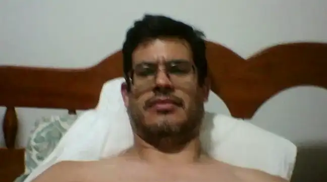 Snapshot of AgneloFly chatting on 02.19.25 AgneloFly online show from 02.19.25