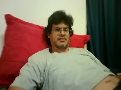 Snapshot of AgneloFly chatting on 04.23.26 AgneloFly online show from 04.23.26