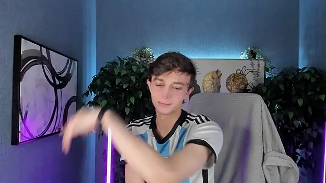 John Weasley online show from 11.04.25