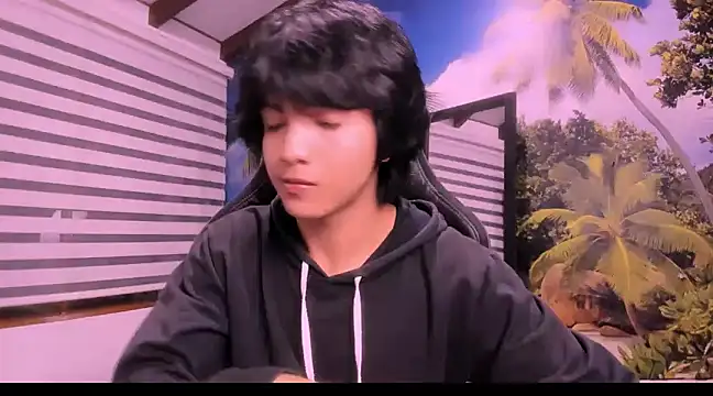 AllanYong18 online show from 01.30.25